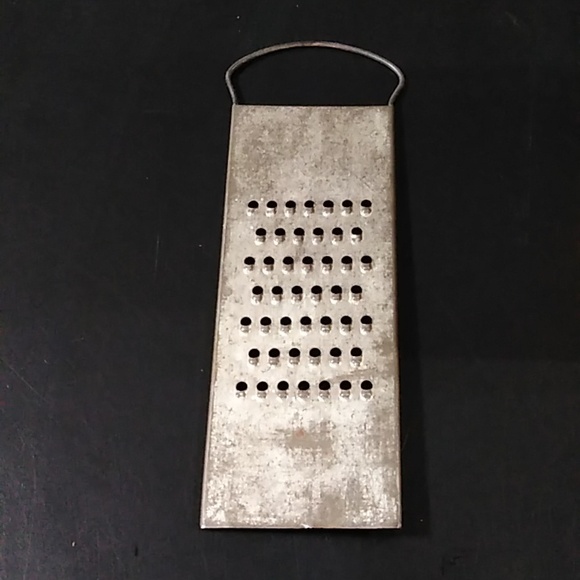 Vintage Metal flat grater / Farmhouse Decor / Primitive Kitchen Decoration - Picture 1 of 6